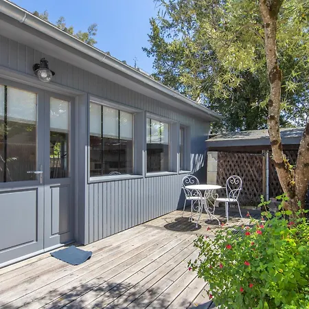 La Maison Des Vendangeurs Gte 2 * Lamarque
